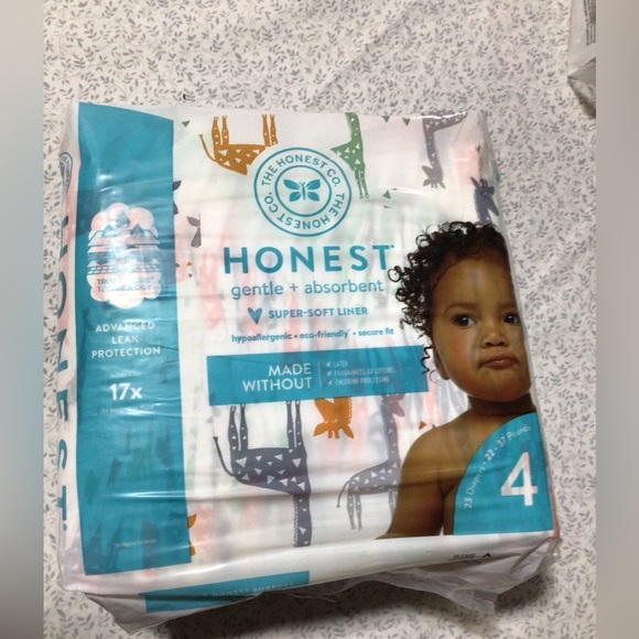 The Honest Company Other Package Honest Diapers Size 4 23 Diapers
